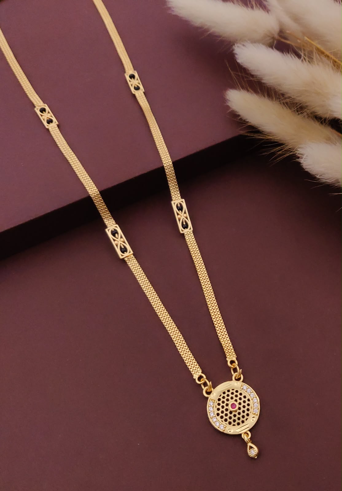18 Inch Short Gold Mangalsutra with Circular Lattice Pendant | Vihal Ornaments